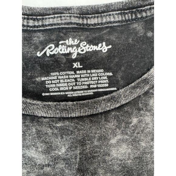 Rolling Stones Graphic Tee Cropped Tongue Lips Edgy Classic Rock & Roll Size XL - Picture 5 of 6